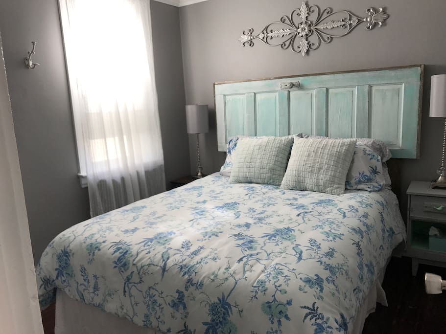 Queen Bedroom