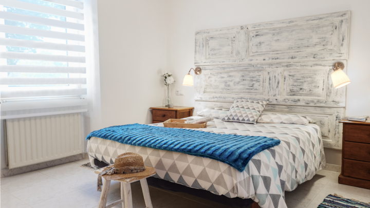 Bedroom double bed/ Double bed room 