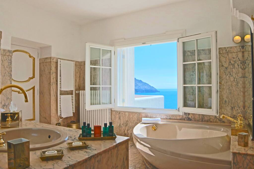 New York Suite Bathroom