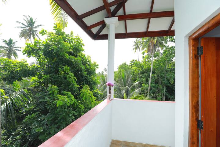 Tropical Paradise-rooftop terrace with jungle View