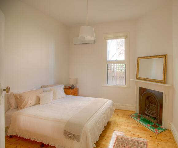 Coogee house, 5min walk to beach, Sydney, pet ok gallery image 3
