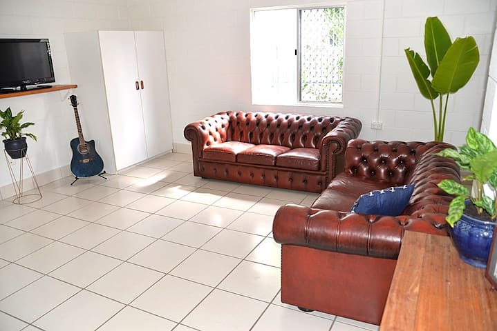 The Weekender - Spacious Self-Contained Apartment