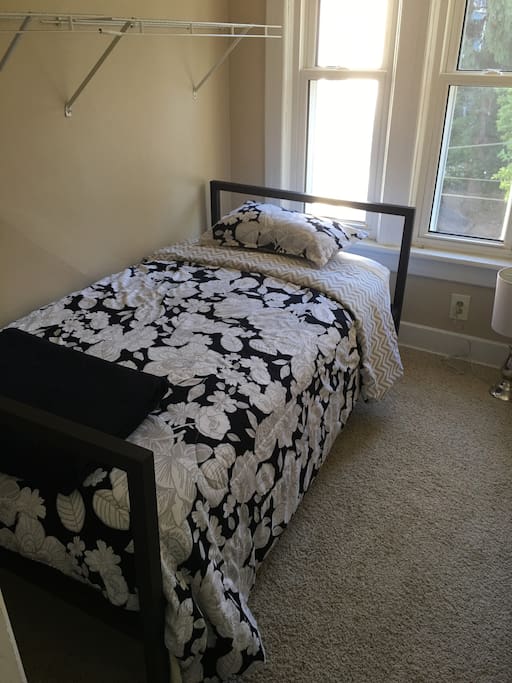 Twin bed in spare room. Third sleeping accommodation.