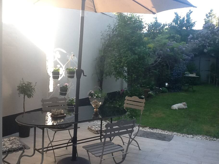 Jardin au calme ,un petit écrin de verdure en ville
