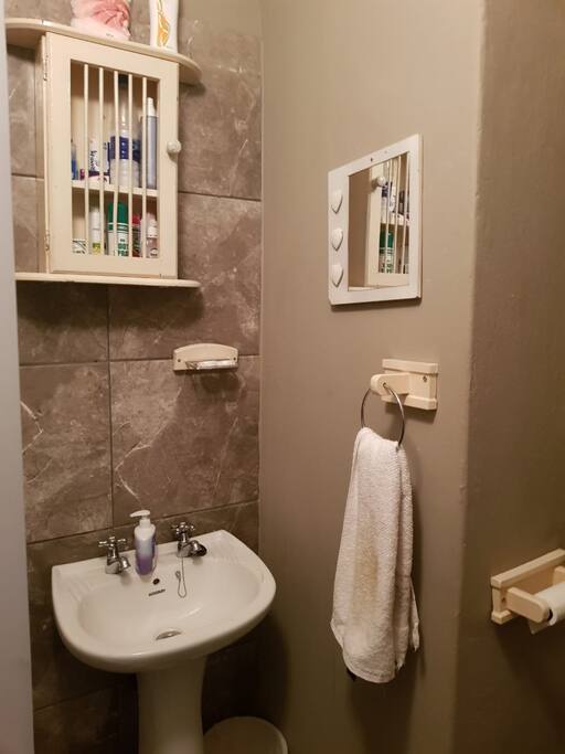 Bathroom basin