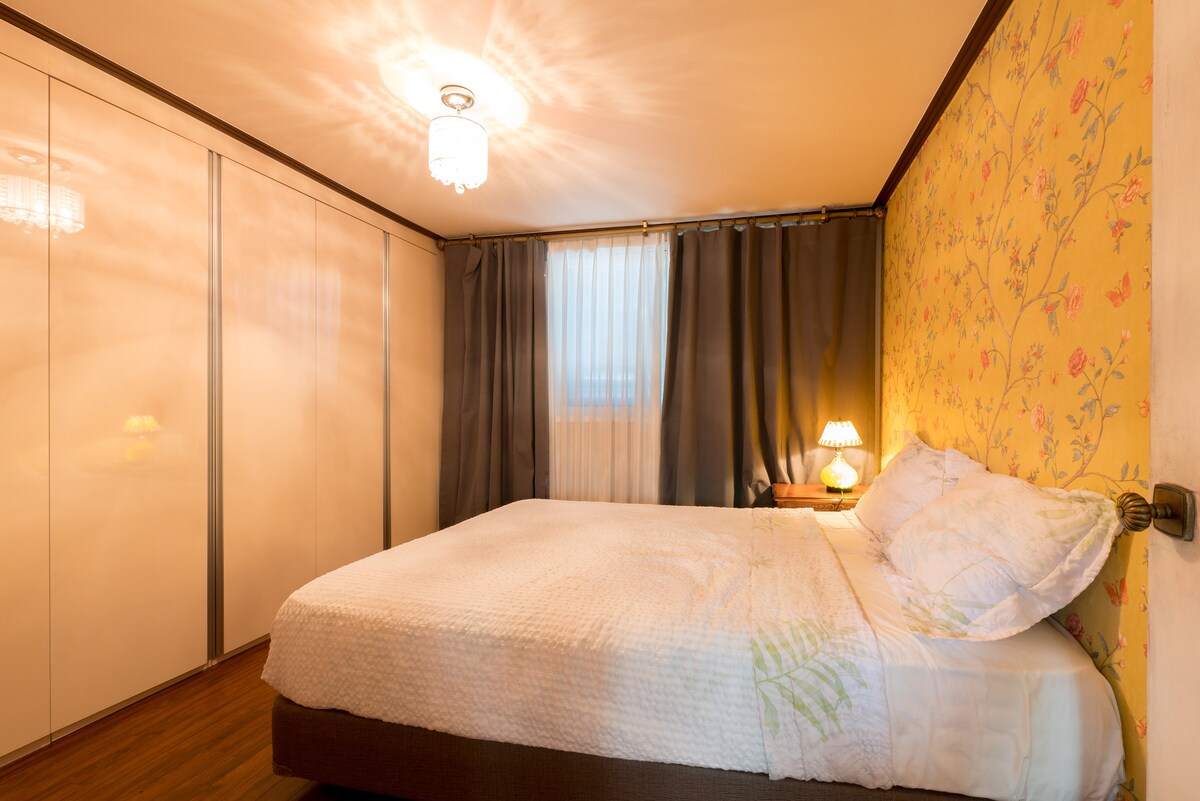 Hoofdslaapkamer vanaf de deur