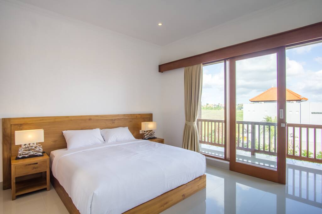 The 4 bedrooms upstairs have views