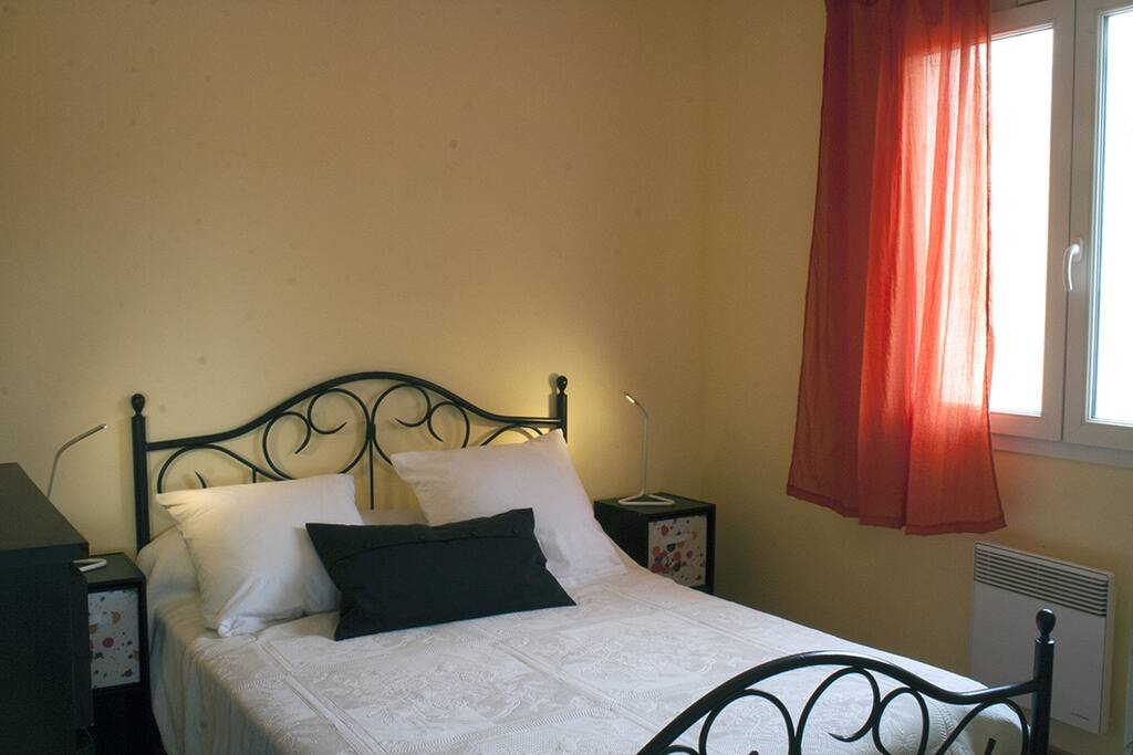 Chambre à l'est , soleil levant.