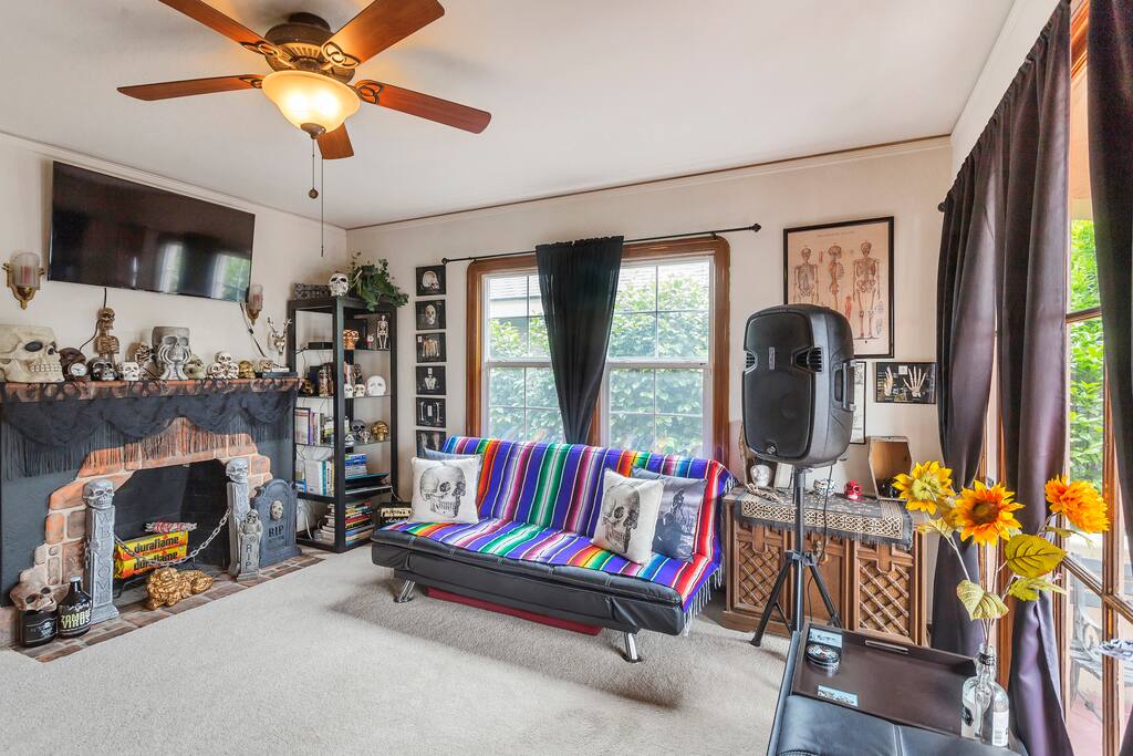 Living room with pull out couch to accommodate other guests