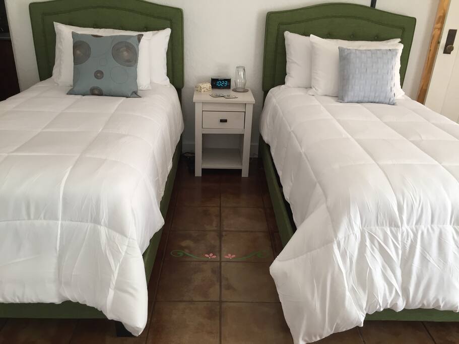 White-winged Dove Suite - Twin bed configuration