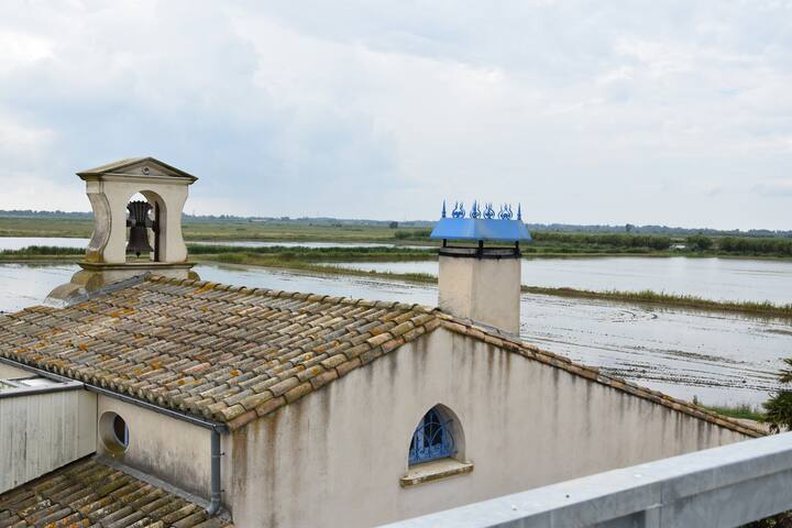 CAMARGUE MAS of the SALIVAGEONE (room R)