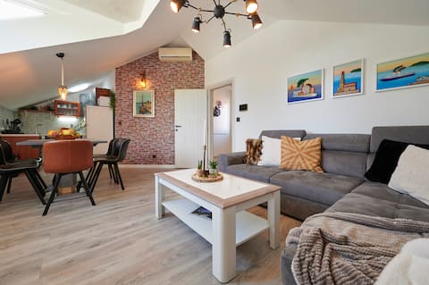 Spacious apt Ana-Marija,large terrace,TOP location