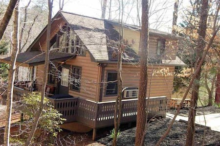 UberHelen getaway, hike, super clean cabin