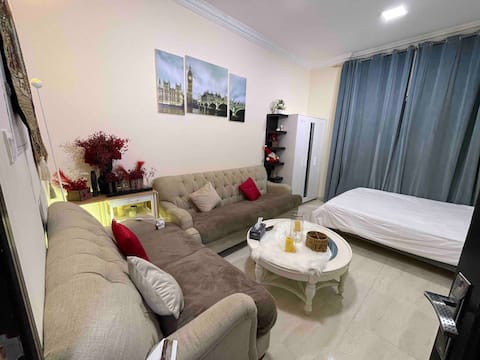 Top Airbnb: Privet Studio in Sharjah near to beach And Dubai in Al Mamzar
