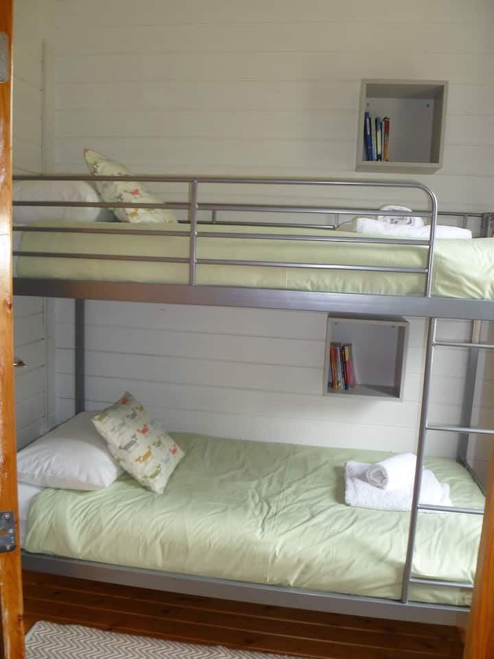 Ორსართულიანი საძინებელი