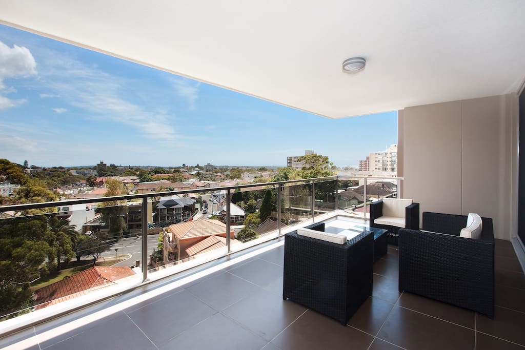 Top Airbnb: The Junction Palais - with 400Mbps  5G WIFI! in Bondi Junction
