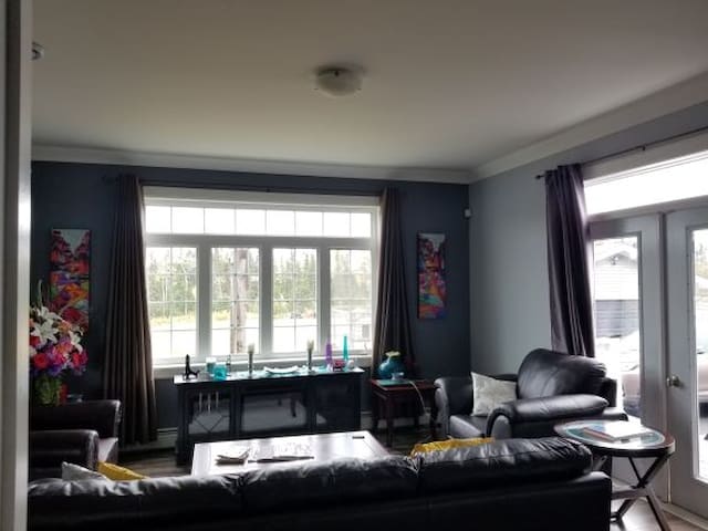 Large 4 bed/4 bath home,  group pricing available.