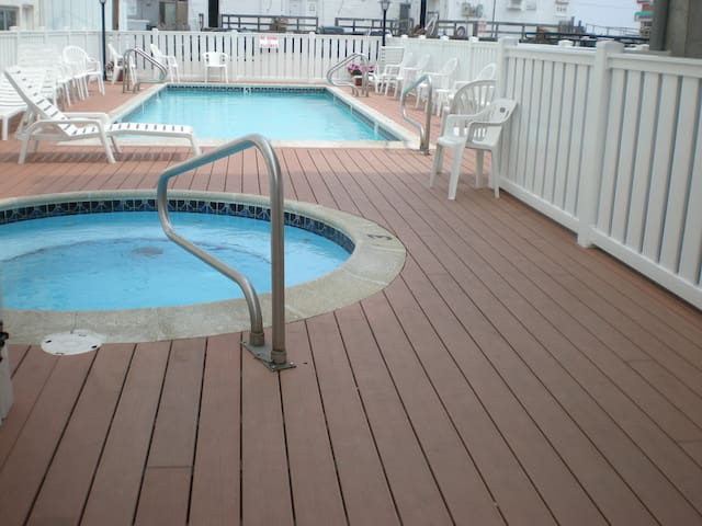 Oceanside Condo - Pool - OCNJ #10