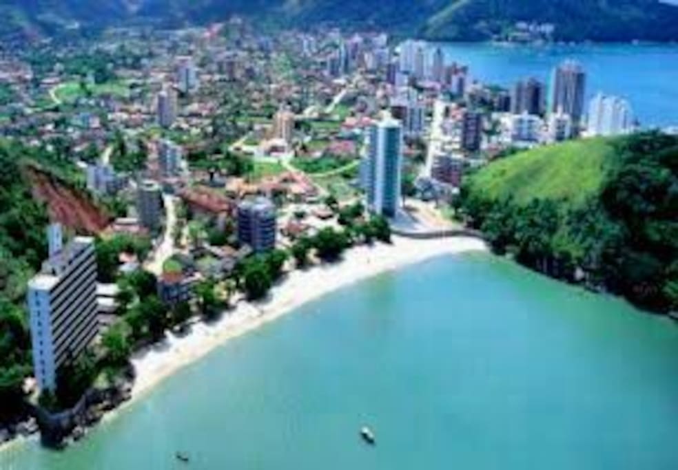 Prainha, 200 metros, praia Martin de Sá ao fundo