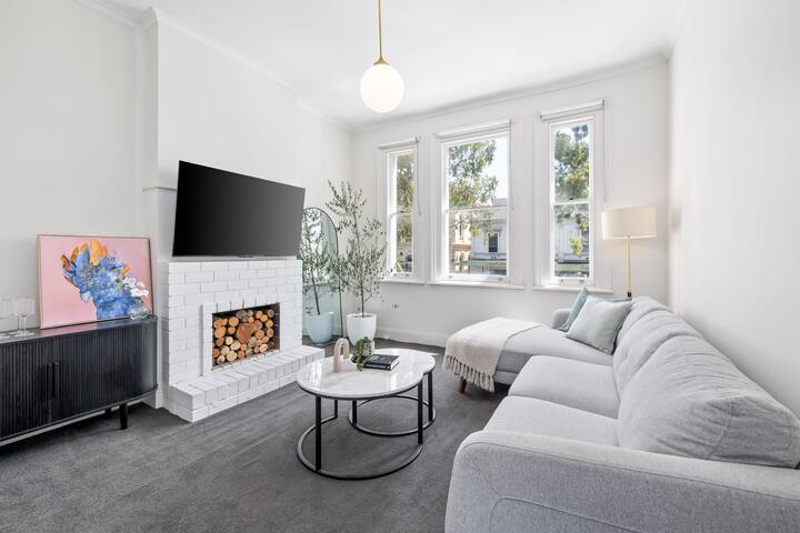 Stylish Carlton- CBD-Fringe 3BR Terrace