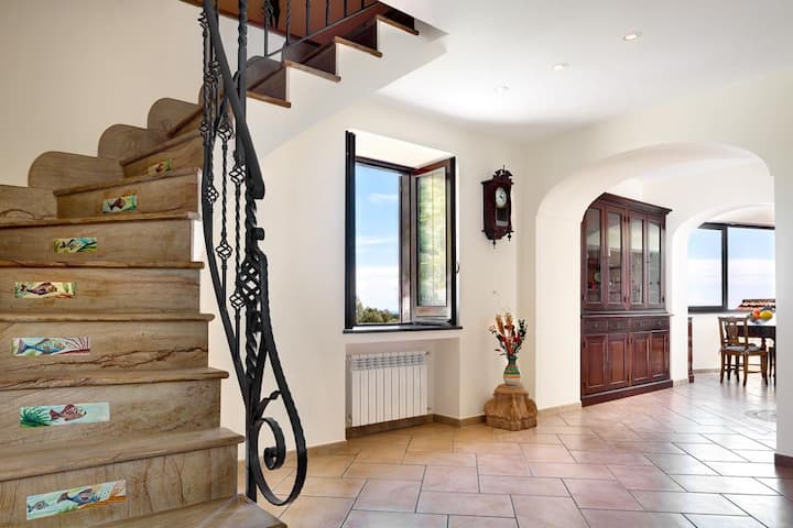 Villa David's Sea View, Terrasse, Wifi Et Parking - Massa Lubrense