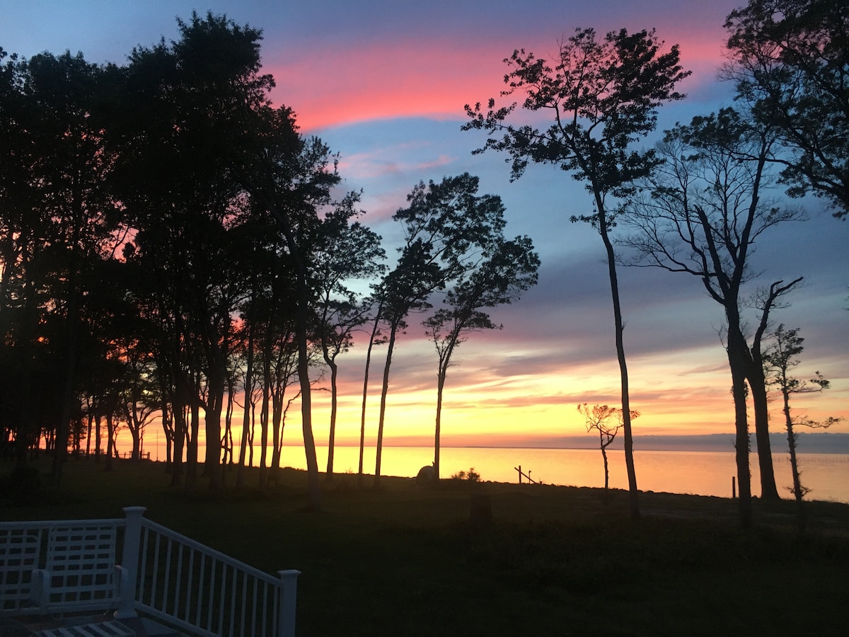 Spacious Waterfront Home on the Chesapeake Bay Houses for Rent in