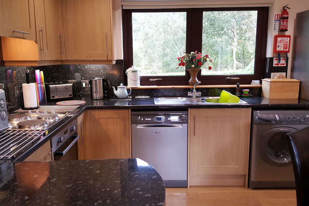 Fully fitted kitchen