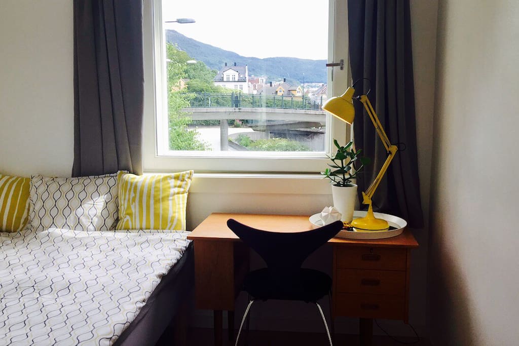 One of the two smaller bedrooms. 140 cm bed. Very comfortable.