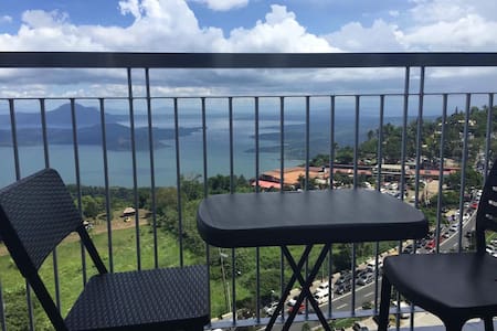 Balcony,Taal view, NETFLIX, Wi-fi, 4Beds