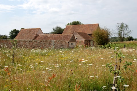 The Hamlet - with Hot Tub, Cinema Room & Taproom