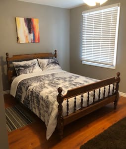 Cozy bedroom near wester university3