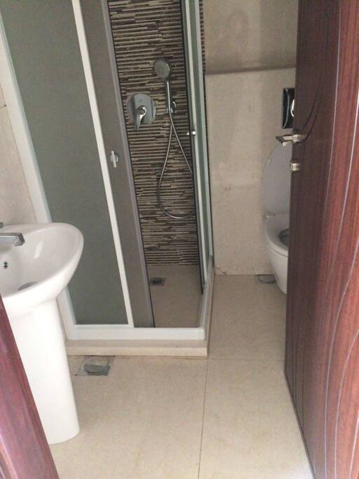 2nd Bathroom