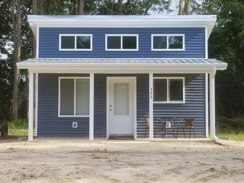 Charming Tiny Home in Historic Kenansville: 2 of 3
