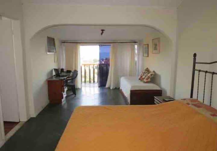 Suite con vista panorámica al mar