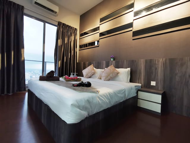 Modern Black forCouple@Melaka City Steps 2Jonker#2