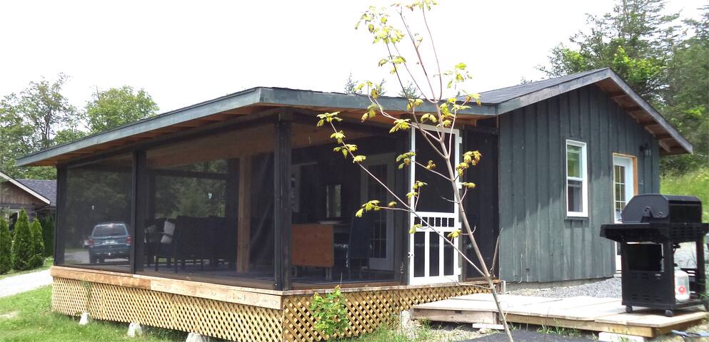 Swan Cove Cottage Cabins For Rent In Cherry Valley Ontario Canada