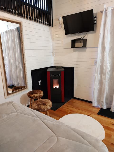 Top performing Airbnb: Niagara Cabin in Lages