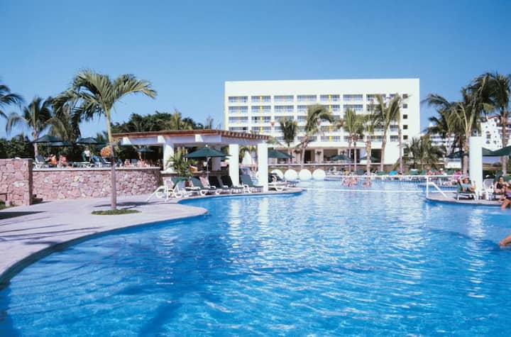 Mayan Palace: 1-br Suite, Sleeps 4 - Puerto Vallarta