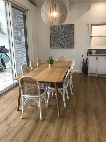 Entire Family home with pool (near Manly) gallery image 3