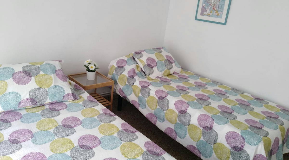 两张90厘米床的卧室