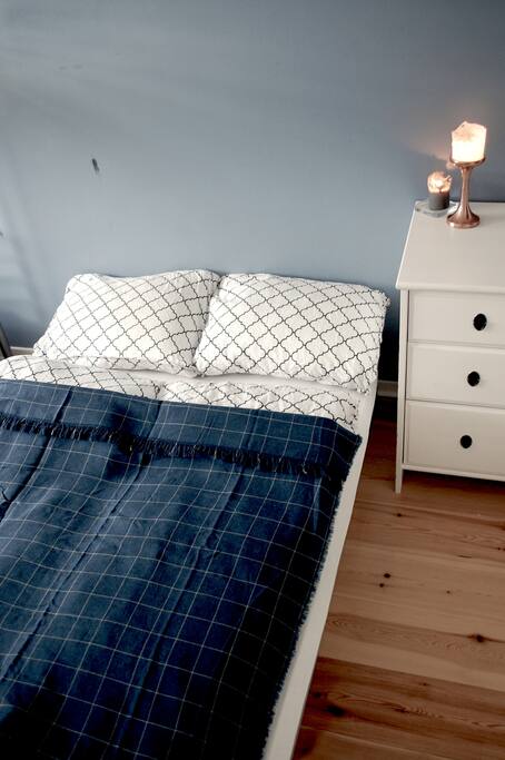 120 inch bed in bedroom