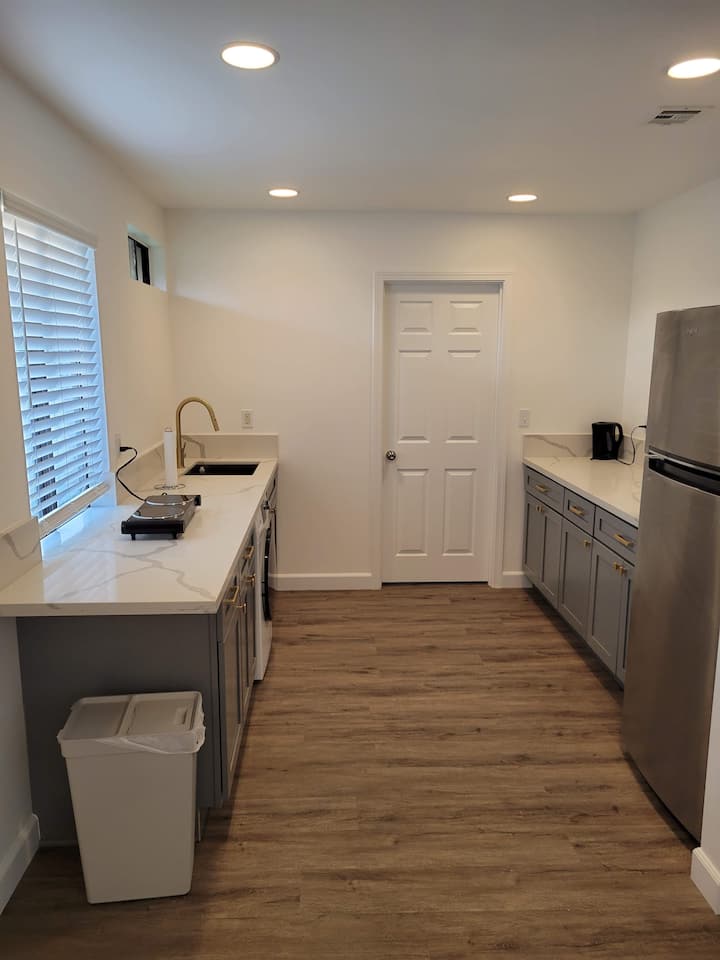 Newly Renovated 2 Br, 1 Bath, Xl Master Suite - Azusa, CA