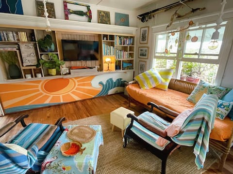 Top Airbnb: Lighthouse Hill Cottage - 2 spectacular views! in Point Lookout