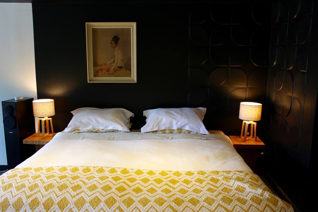 Queen Bed