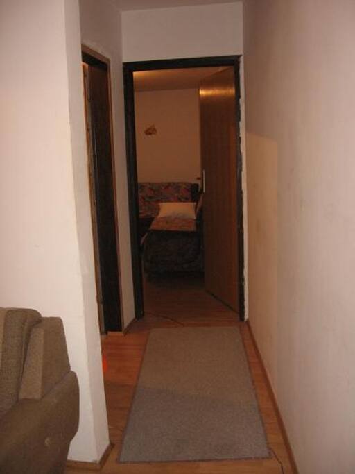 Hallway to bedroom 2
