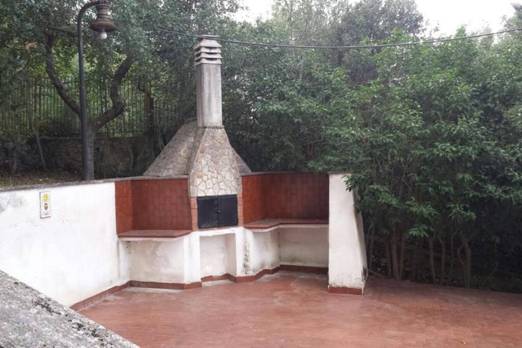 il giardino con forno a legna