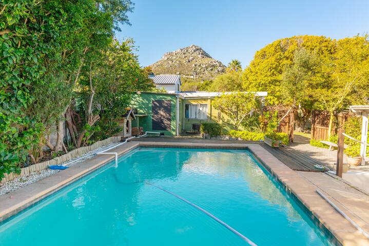 Ye Olde Clovelly GC Clubhose. gallery image 5