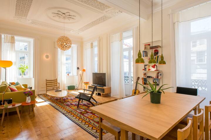 BEAUTIFUL APARTMENT NEAR BARRIO ALTO, with AC gallery image 2