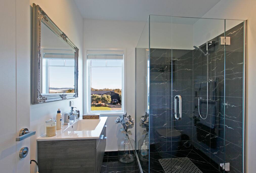 Spacious Private Bath
