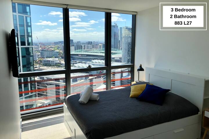 Outstanding 3 Bedroom Sub-Penthouse with Water Vie gallery image 3